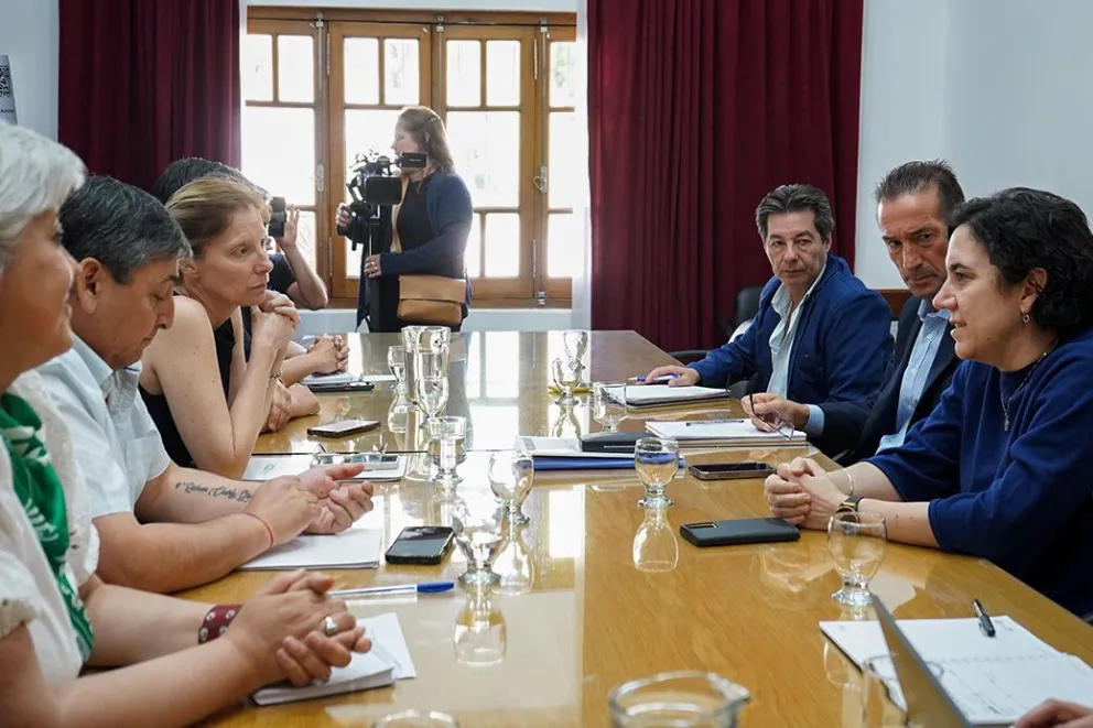 Neuquén: Gobierno presentó una nueva propuesta salarial a los gremios ATE y UPCN