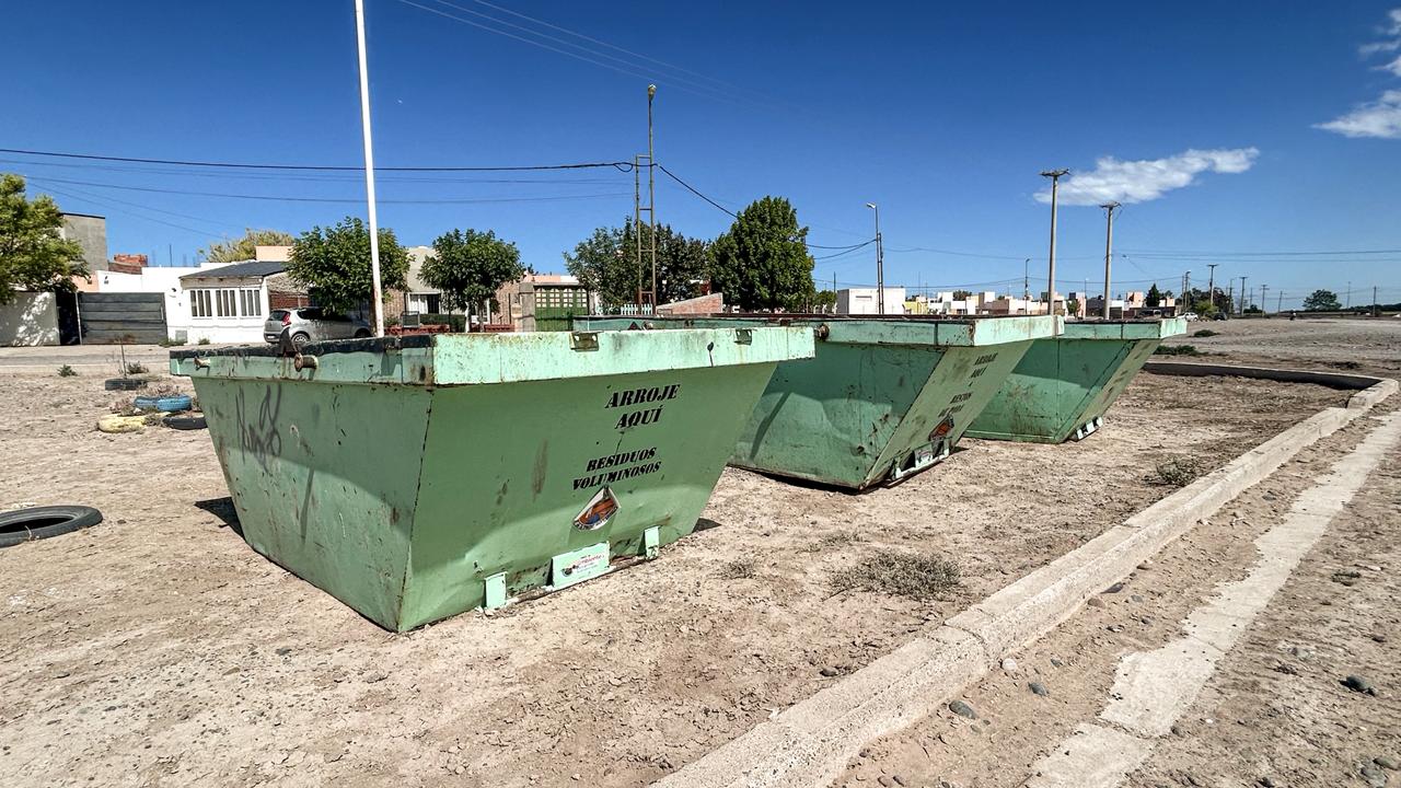 Programa ‘Eco Capital’: Ambiente Municipal trasladó volquetes al barrio 120 Viviendas de Rawson