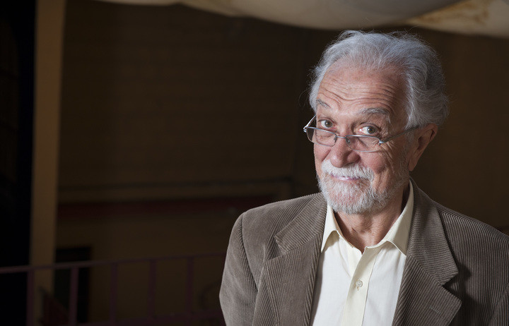 Murió Ernesto Acher a los 86 años, uno de los pioneros de Les Luthiers que revolucionó el espectáculo argentino