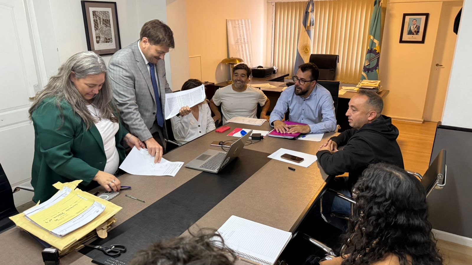 Esquel: Se realizó la apertura de sobres para la licitación de 13 nuevas cuadras de cordón cuneta