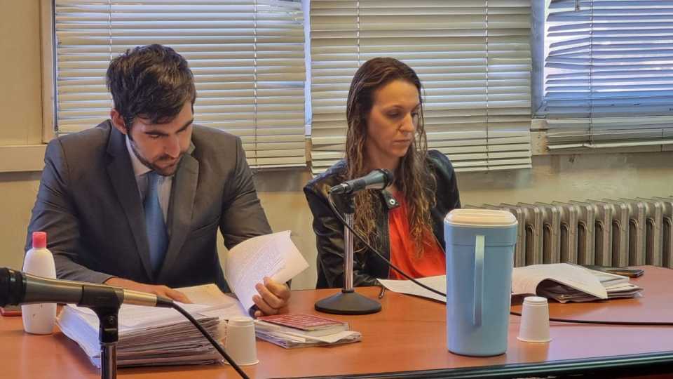 Abren investigación contra exdirector de escuela por presuntas maniobras con facturas falsas y desvío de fondos públicos