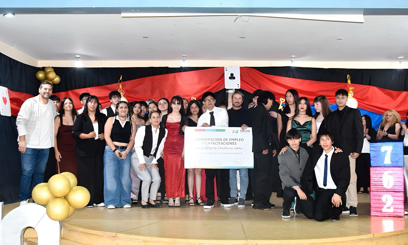 Merino acompañó acto de egreso de la Escuela 762 y resaltó las oportunidades educativas y de formación que ofrece Trelew