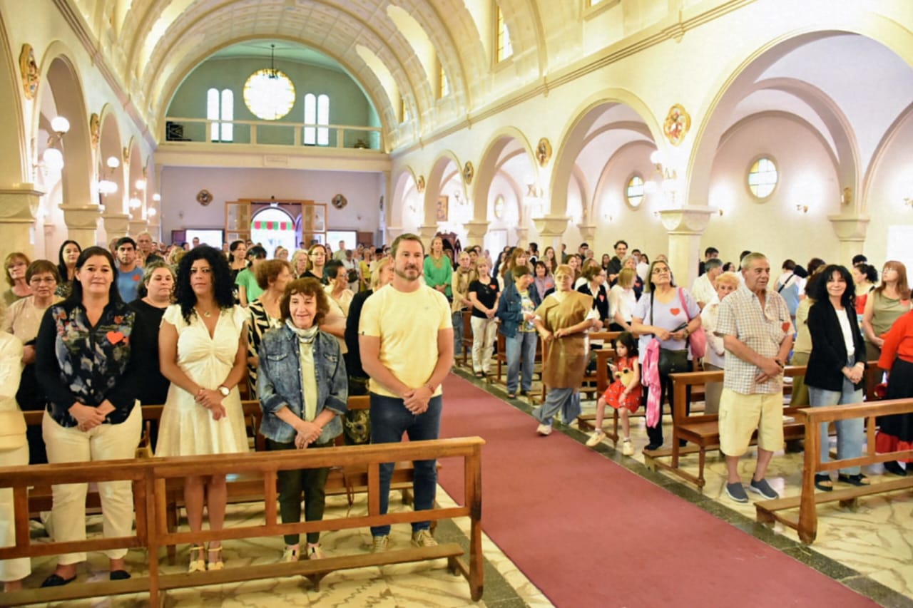 Merino participó de la Misa de Navidad en la Catedral María Auxiliadora