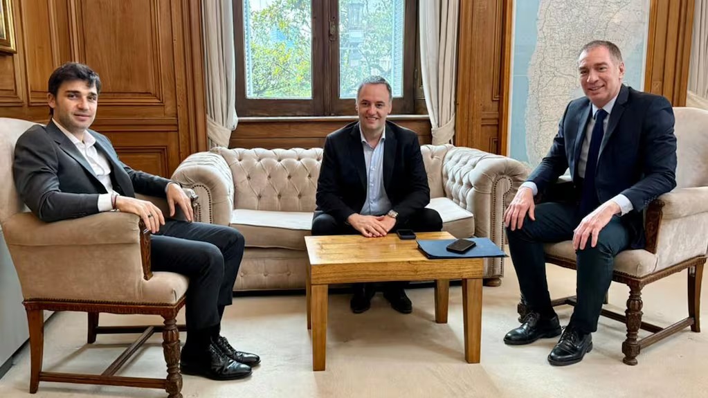 Santilli se reúne este miércoles con el gobernador Ignacio Torres por los incendios y la reforma laboral de Milei