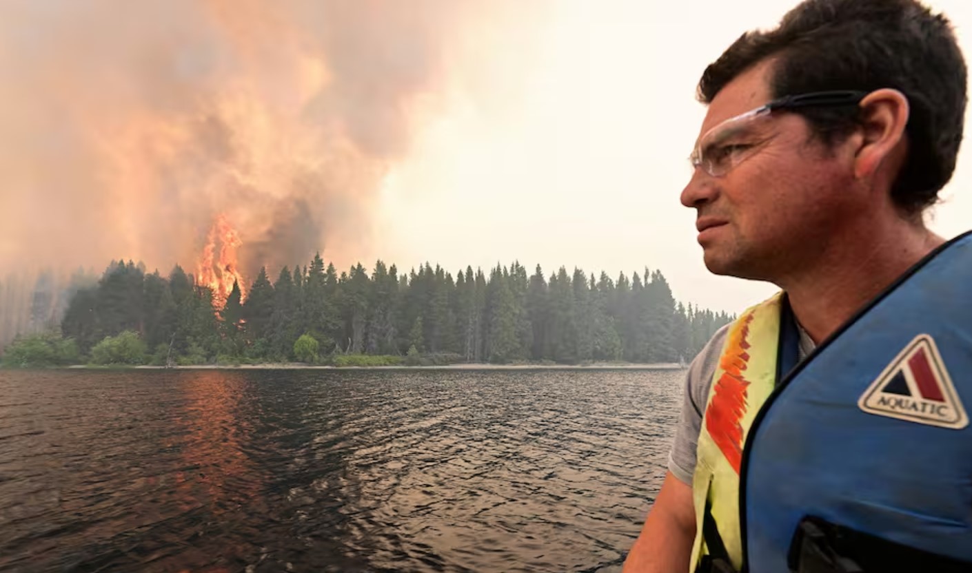 Milei destacó el trabajo de los brigadistas, bomberos y voluntarios en los incendios en Chubut: “Nada más heroico que arriesgar su vida para salvar la de otros”