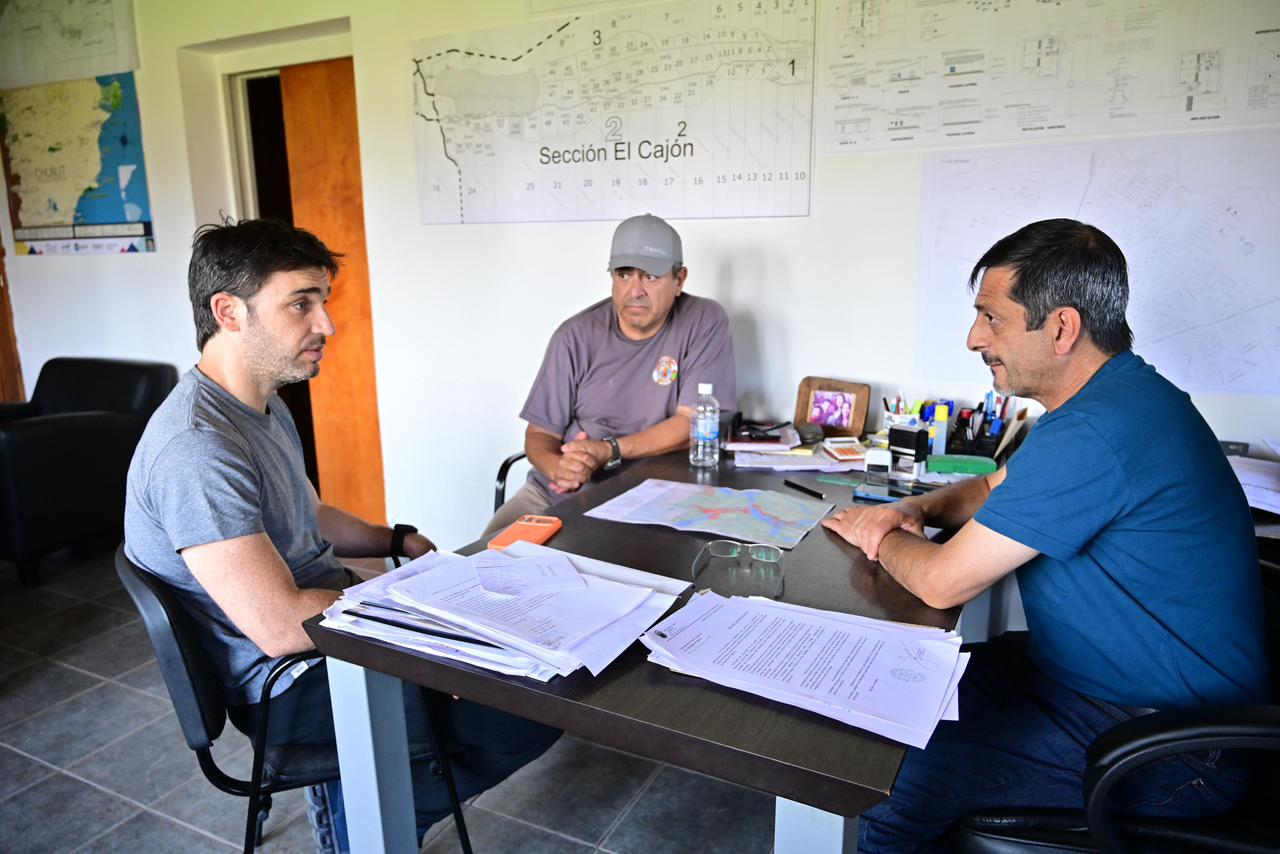 Torres supervisó tareas preventivas en Cholila y confirmó que el servicio eléctrico se restablecerá en horas de la madrugada