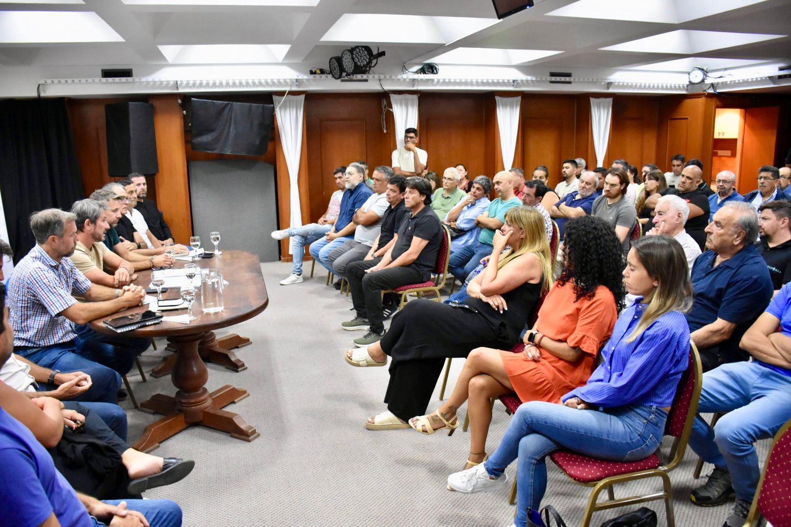 Cumbre entre Merino y la CICECh: “La manera de hacer negocios que conocimos se está terminando y hay que reconocer el problema para reaccionar a tiempo”