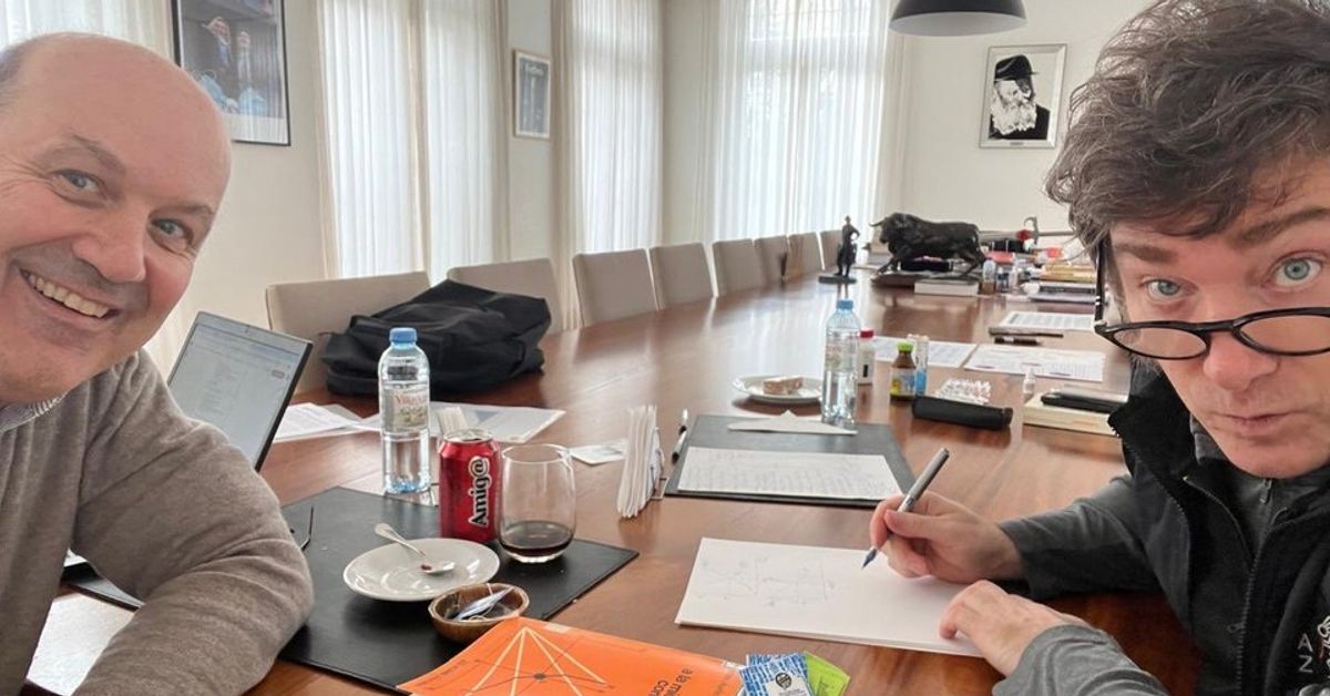 Sturzenegger se refirió al respaldo del Washington Post hacia Milei: “Es tal cual”