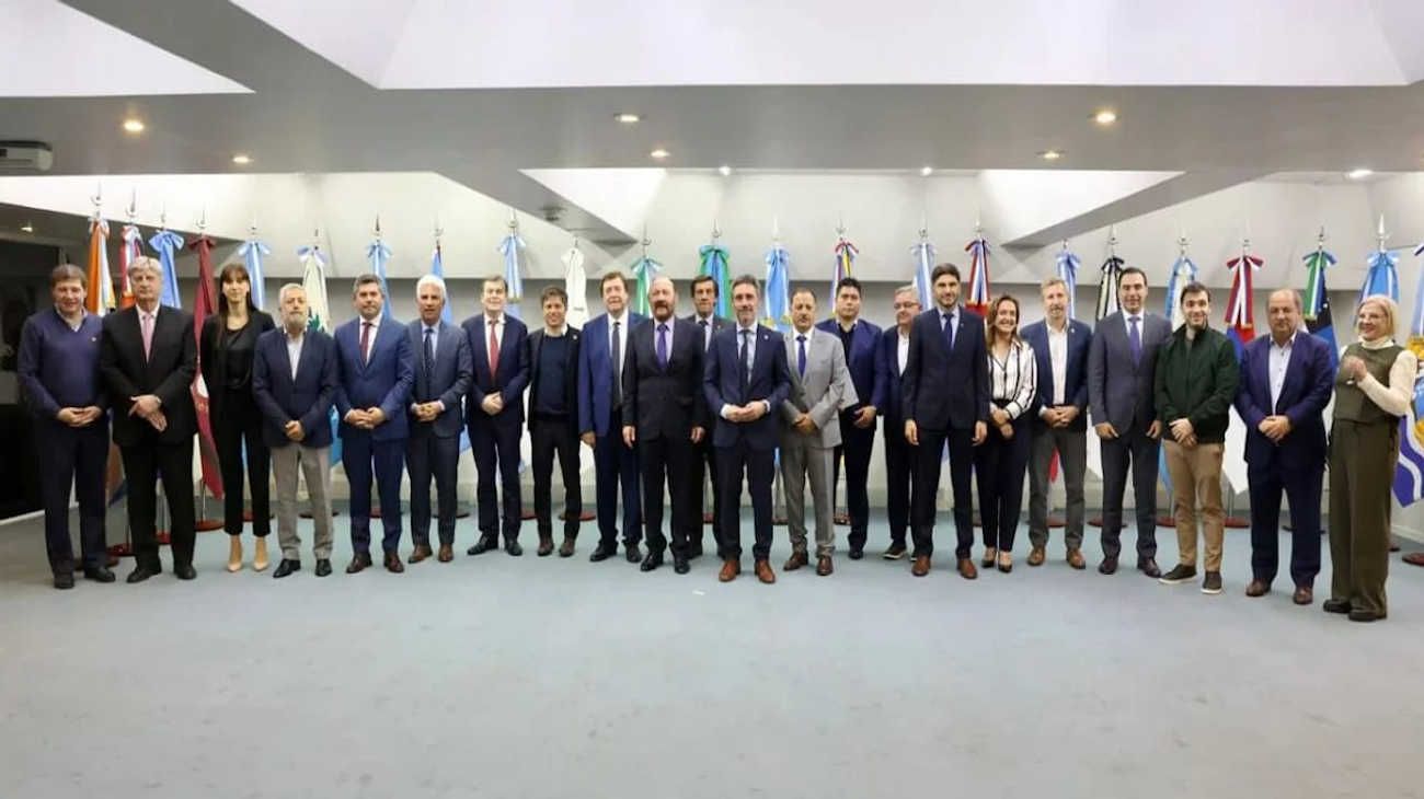 En pleno debate con los gobernadores por la baja de Ganancias, la coparticipación se desplomó 7,5% en enero