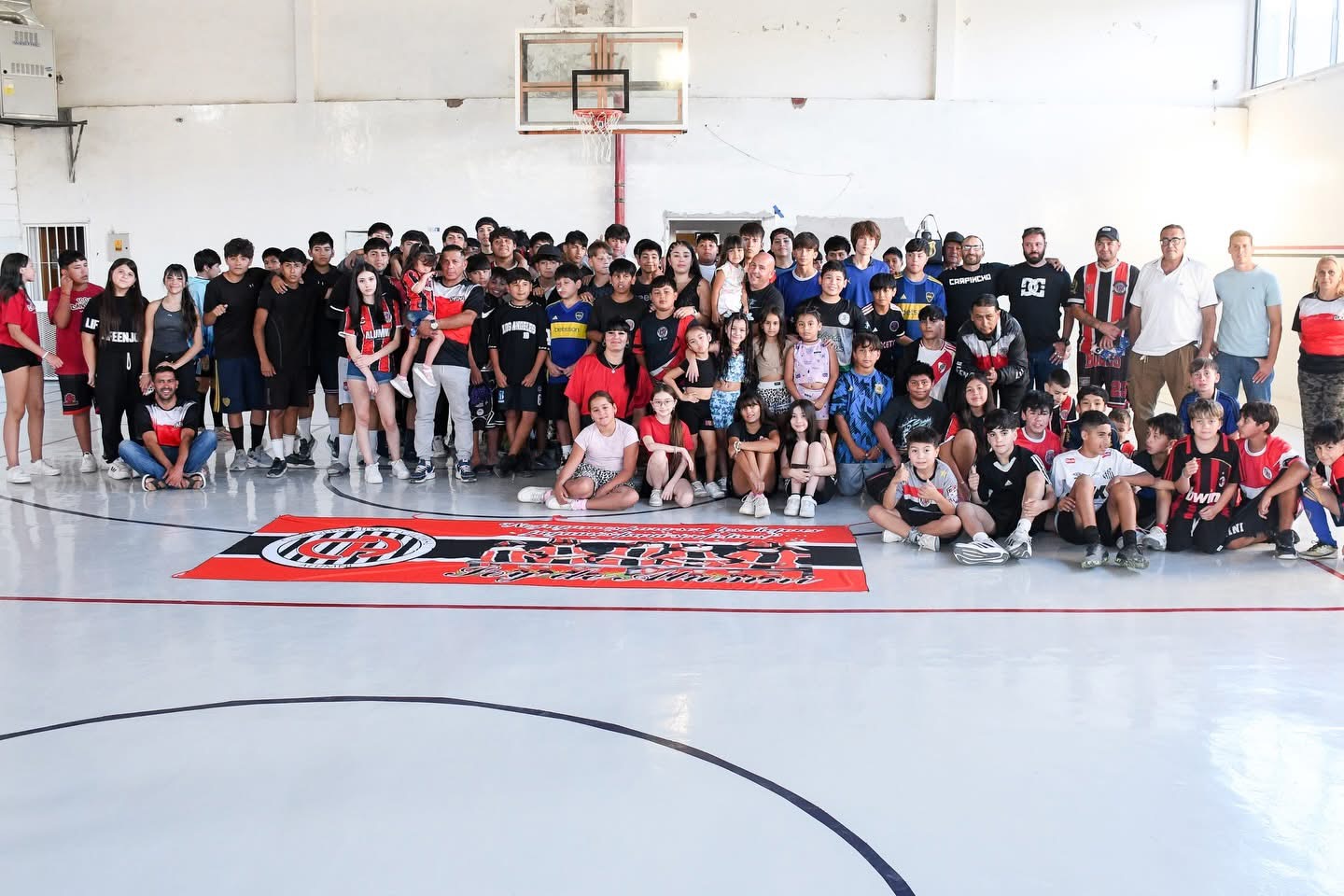 Sastre inauguró el nuevo piso del gimnasio de Alumni: “Se trata de una inversión que el Municipio realizó con fondos propios”