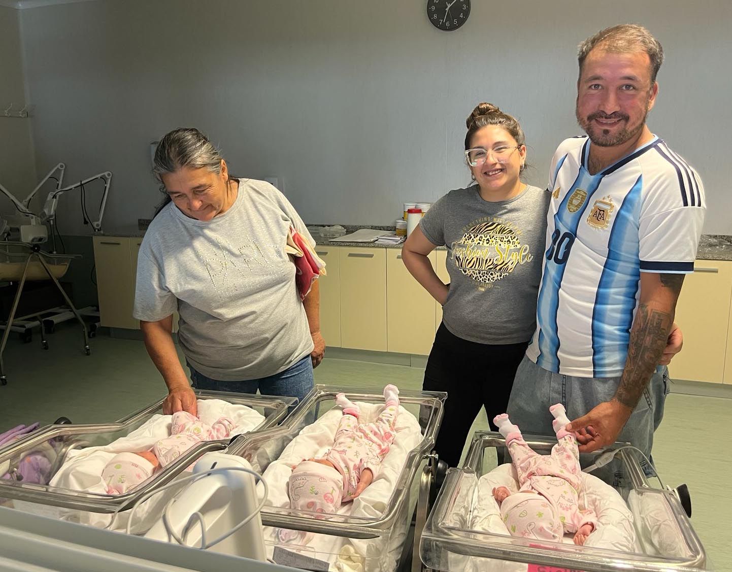 Las trigemelas nacidas en el Hospital “María Humphreys” recibieron el alta médica luego de 39 días de cuidados especializados