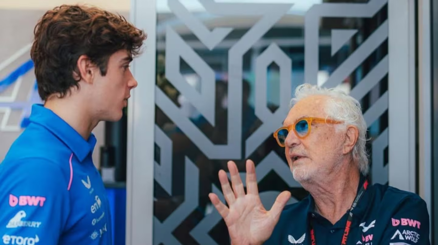 Briatore: “Estoy satisfecho con la forma en que Colapinto parece haber subido de marcha para la nueva temporada”