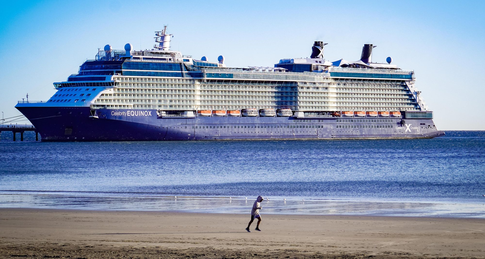 La temporada de cruceros en Chubut suma una nueva escala del Celebrity Equinox con más de 2.770 turistas