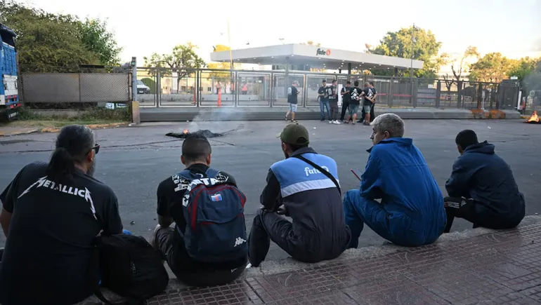 Cierra Fate: La fabricante de neumáticos anunció el fin de sus operaciones y despide a 920 trabajadores