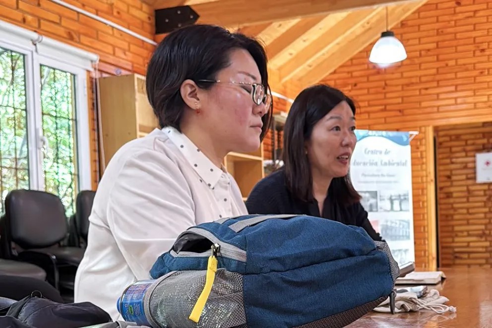 Especialistas de la Universidad de Tokio visitan la piscicultura de Plottier y la cría de salmónidos en Neuquén
