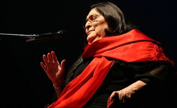 Exigen la renuncia de un funcionario de Radio Nacional por insultos a Mercedes Sosa