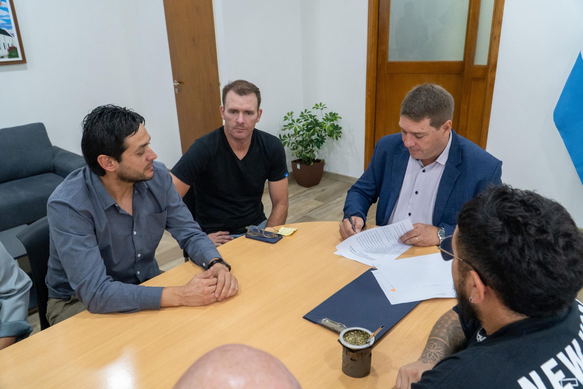 Municipio y el SEC firmaron convenio para mejorar el acceso al Parque Rawson