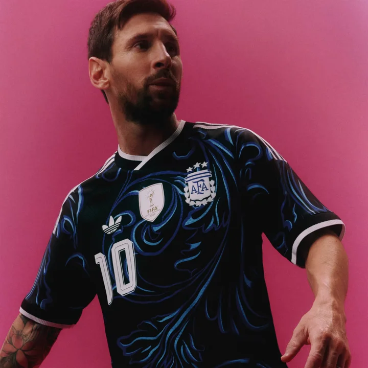 Argentina tiene nueva camiseta para el Mundial: Detalles, versiones y precios del modelo alternativo