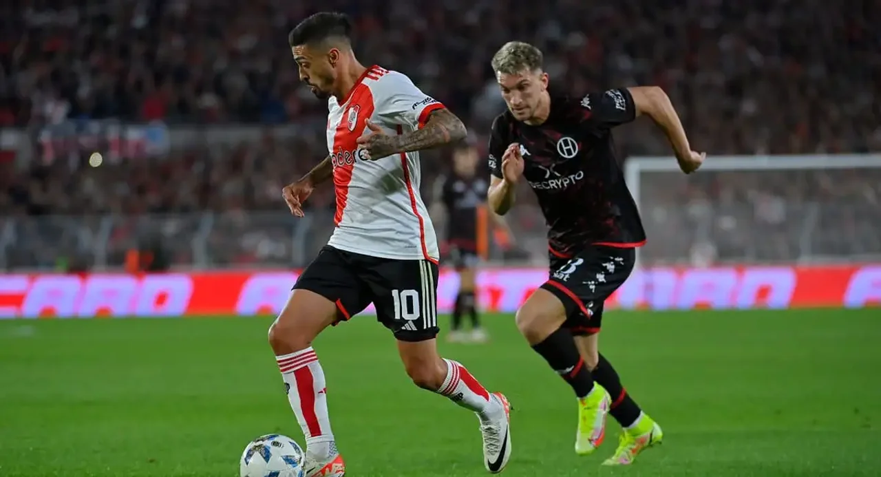 River pegó en los momentos justos y se llevó un triunfo bravo ante Huracán en el debut de Coudet