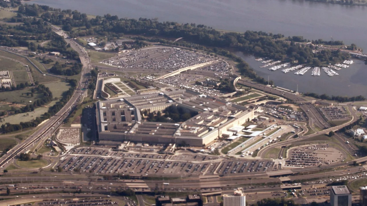 El Pentágono evalúa enviar otros 10.000 efectivos terrestres a Medio Oriente