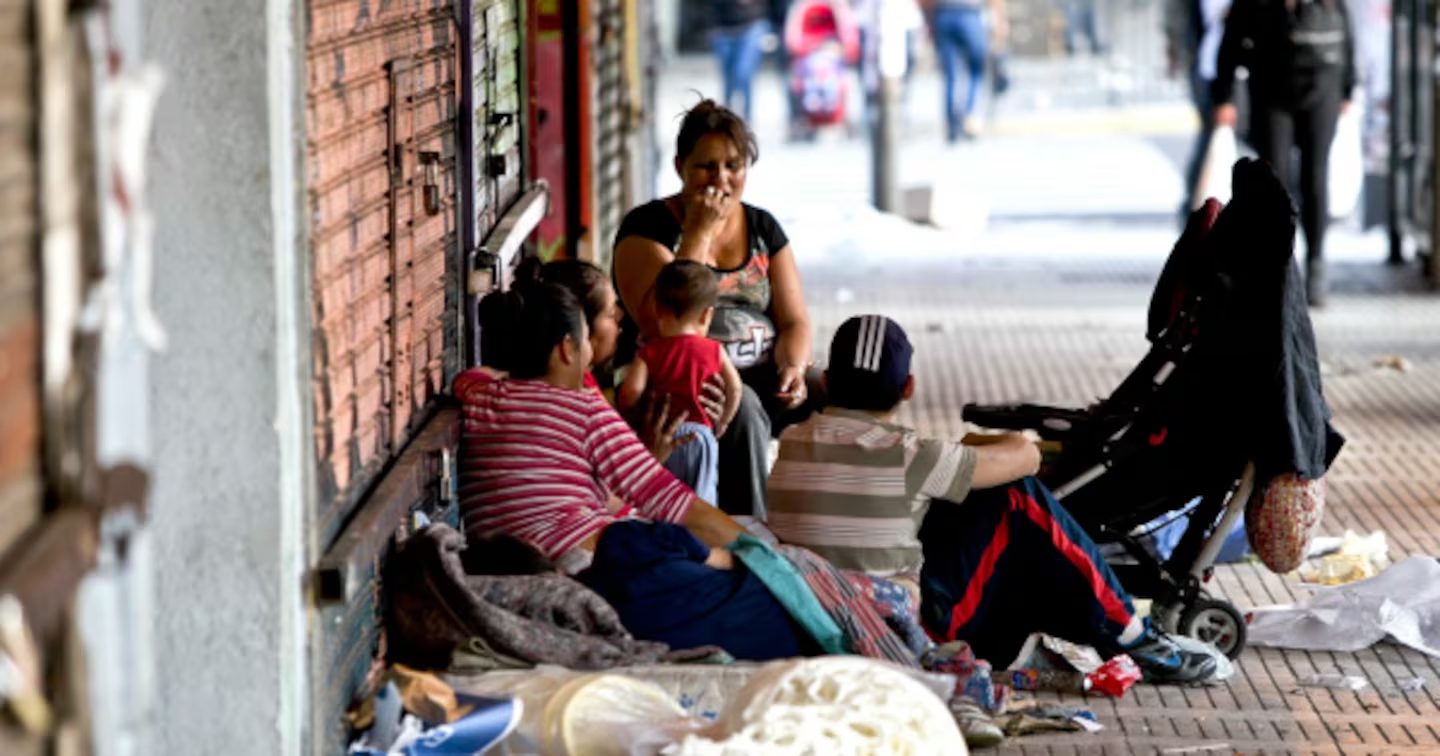 Canasta básica: Una familia necesitó casi $ 1.400.000 en febrero para no ser pobre