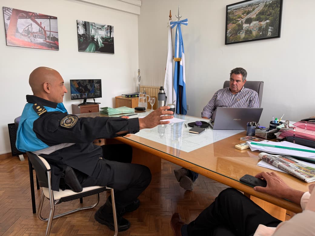 Alfonsín impulsa trabajo conjunto con la Policía para reforzar el alumbrado y la seguridad
