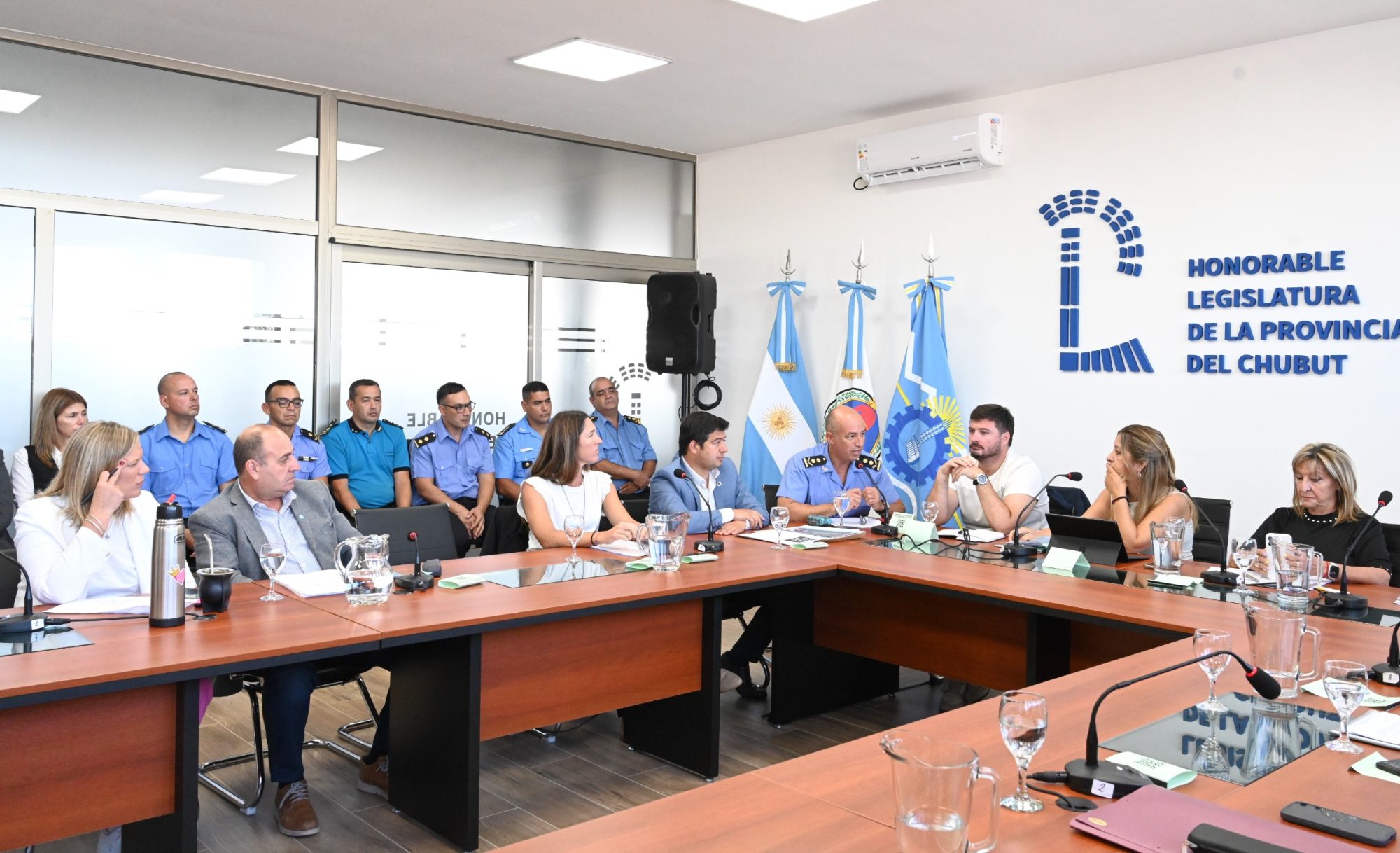 Legislatura: Diputados analizaron con autoridades judiciales y policiales el proyecto de ley sobre prohibición del uso de celulares en las cárceles