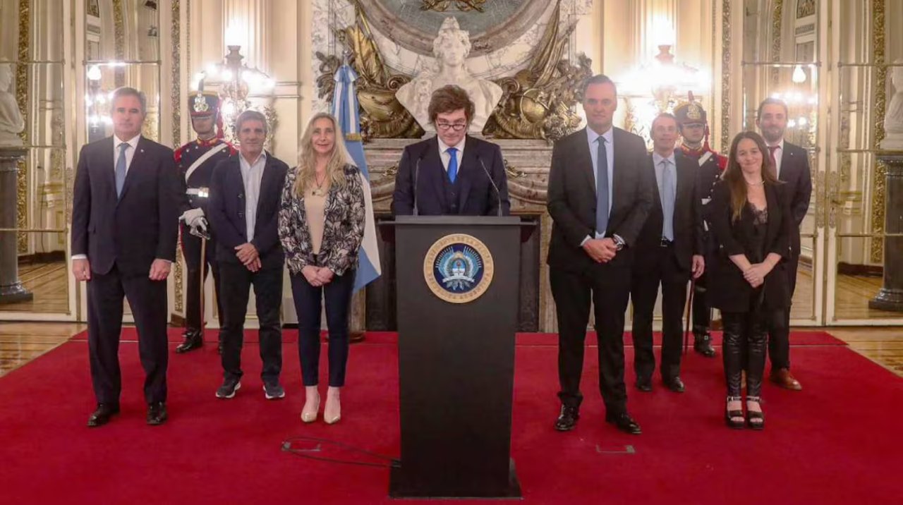 El Gobierno redobló las críticas contra el kirchnerismo por el fallo a favor de YPF: “Nunca hubiese ocurrido siendo aliados de Maduro”