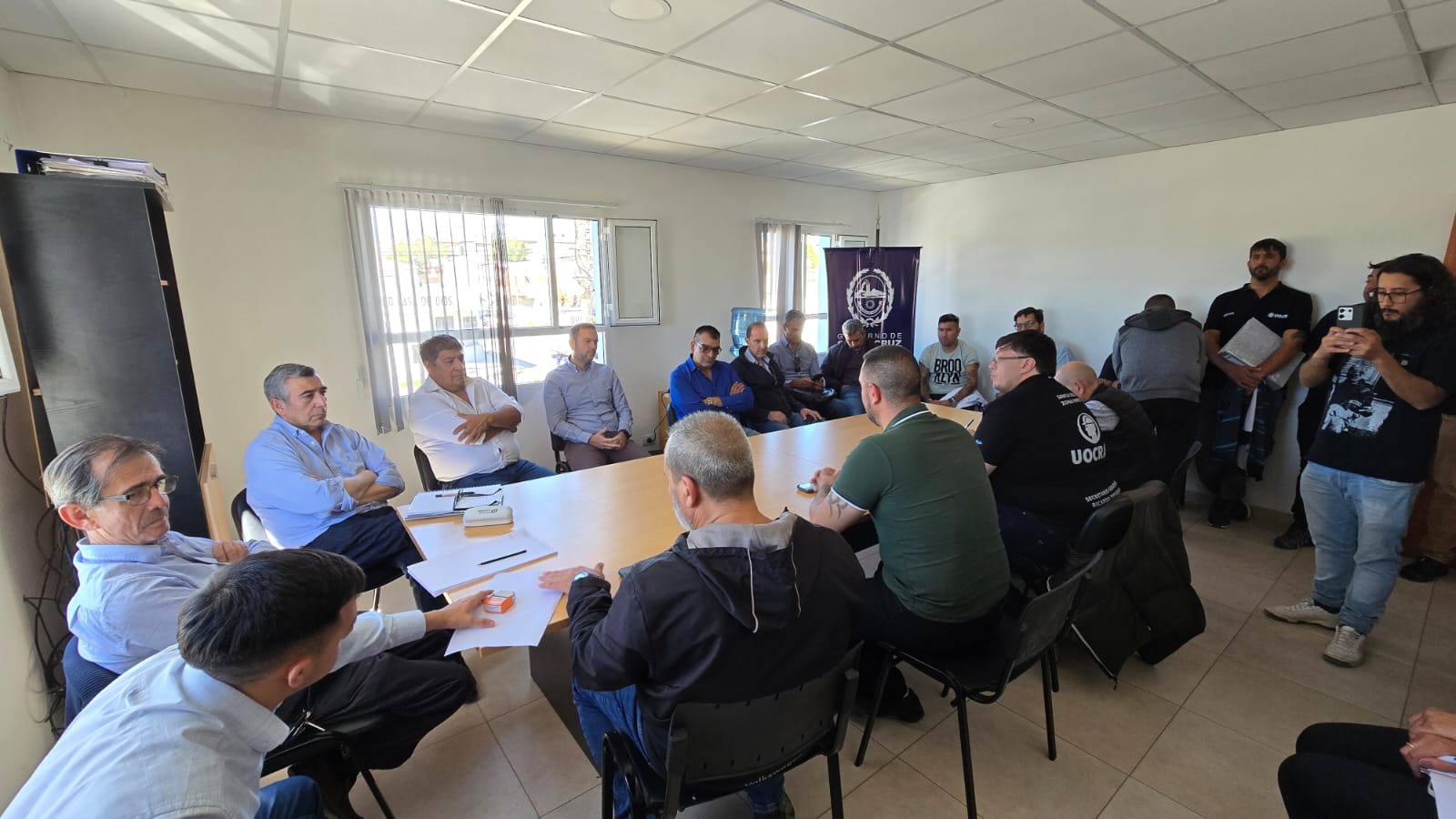 El Gobierno de Santa Cruz convocó a operadoras y gremios para avanzar en soluciones para la actividad petrolera