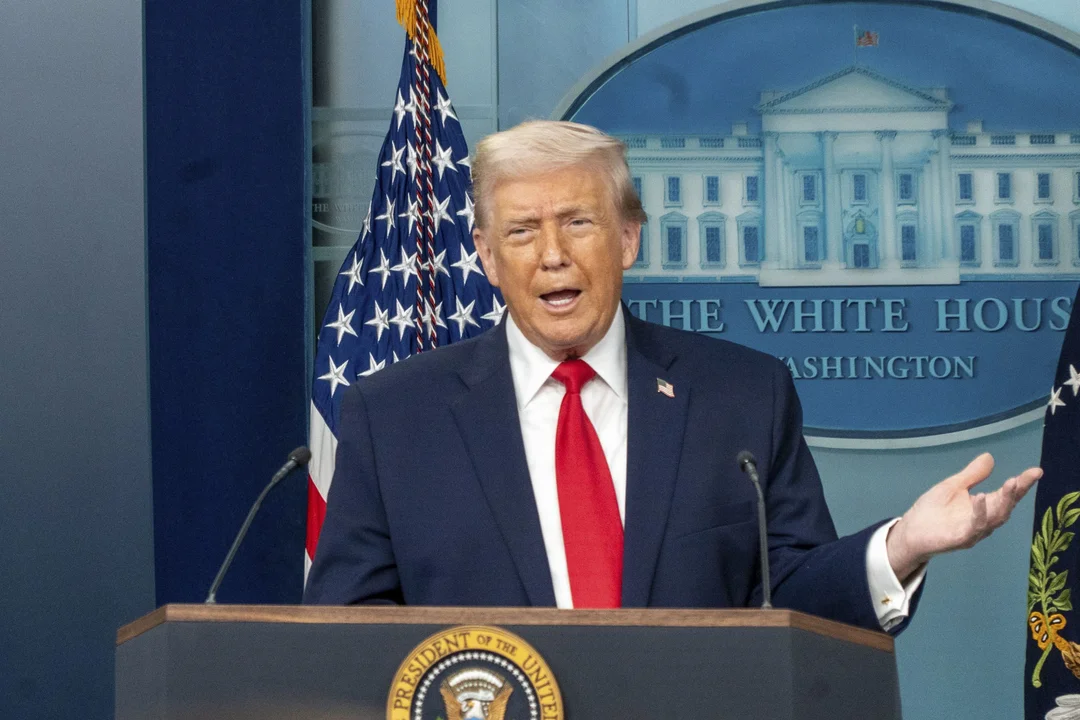 Trump anuncia que extenderá el alto el fuego con Irán pero mantendrá el bloqueo naval