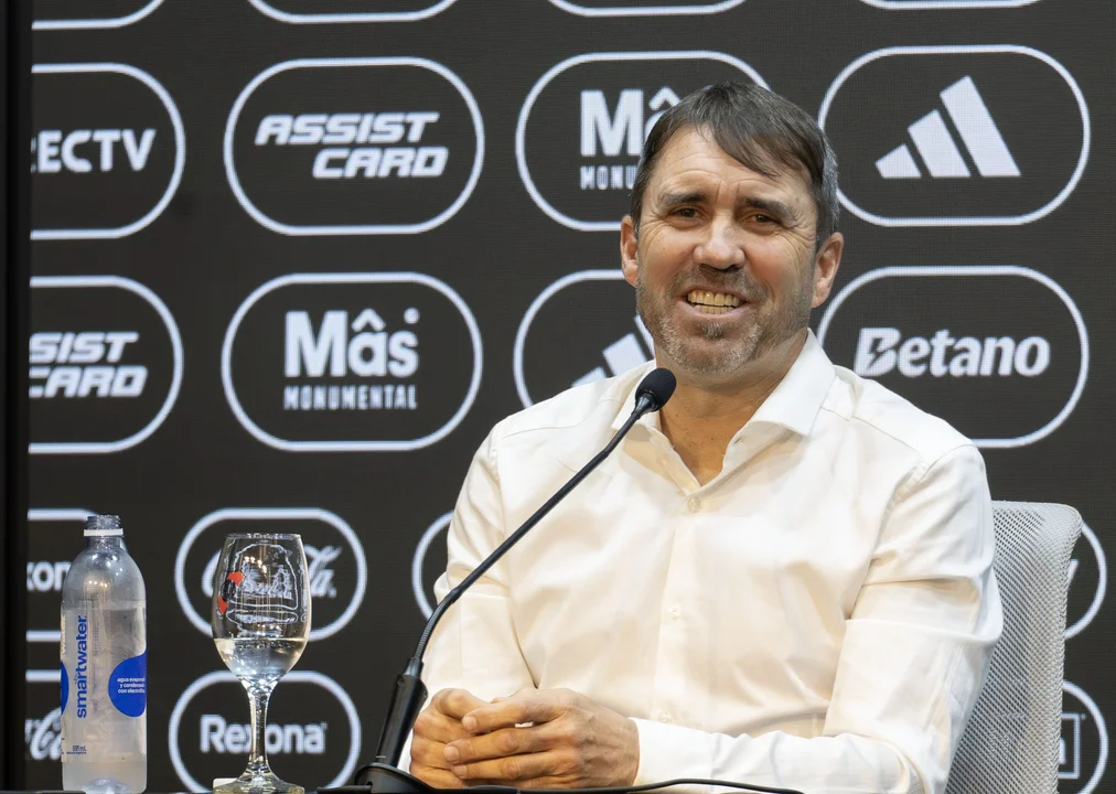 Eduardo Coudet luego de perder el Superclásico: “Es imposible que no te pegue esta derrota”