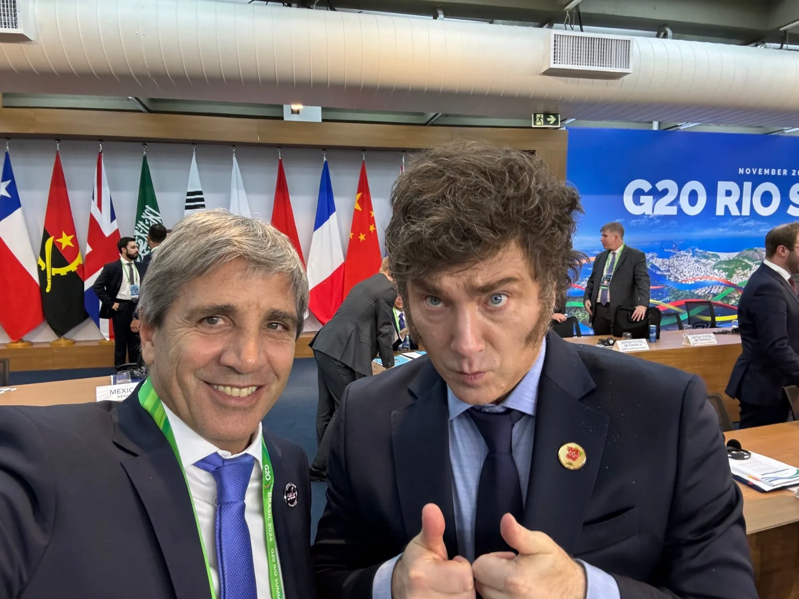 Milei y Caputo apuestan al blindaje empresario en la Amcham 2026