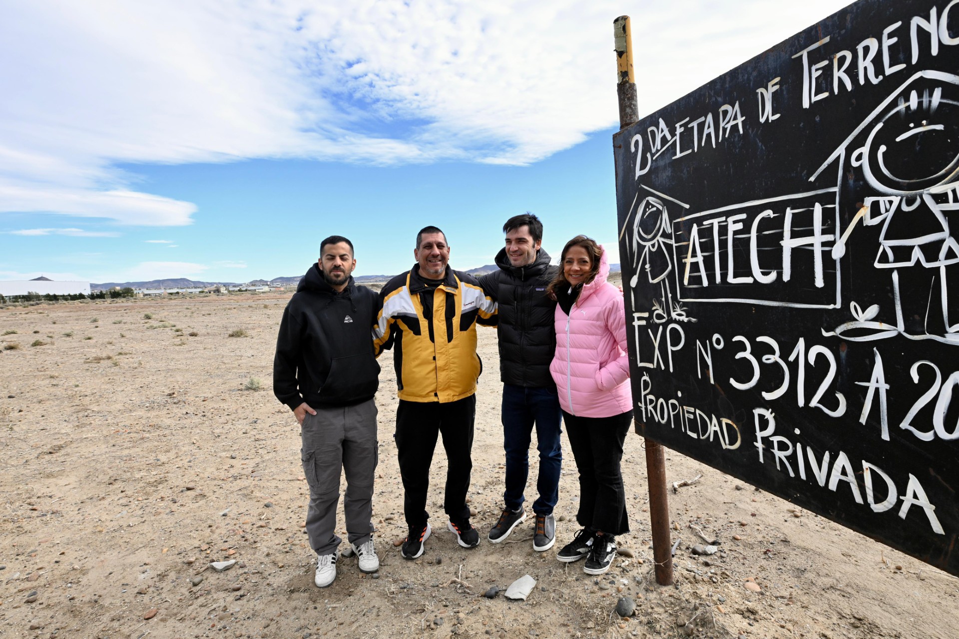 Provincia invertirá $ 500 millones para llevar servicios a 57 lotes destinados a viviendas de docentes y jubilados en Comodoro