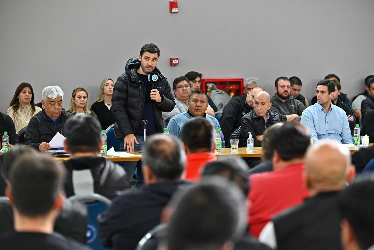 Con el barril por encima de los 100 dólares, Torres exigió más inversiones tras el traspaso de Manantiales Behr