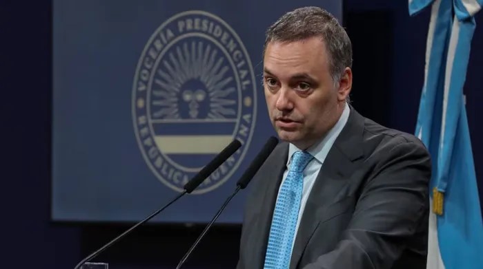 Adorni encabeza una reunión de Gabinete para enfocarse en la gestión