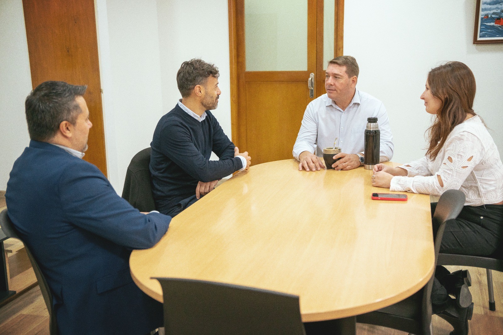 Tras la pelea con Banco Chubut, Galicia presentó propuestas financieras y de servicios al municipio de Rawson