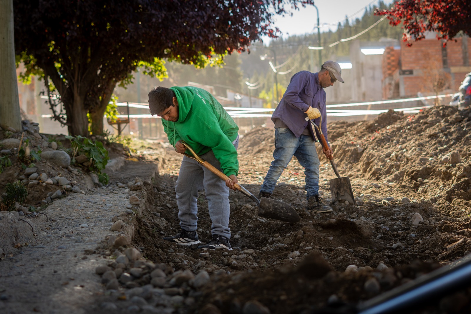Esquel: El municipio avanza con el plan de infraestructura vial y comenzó la obra de adoquinado en barrio Winter
