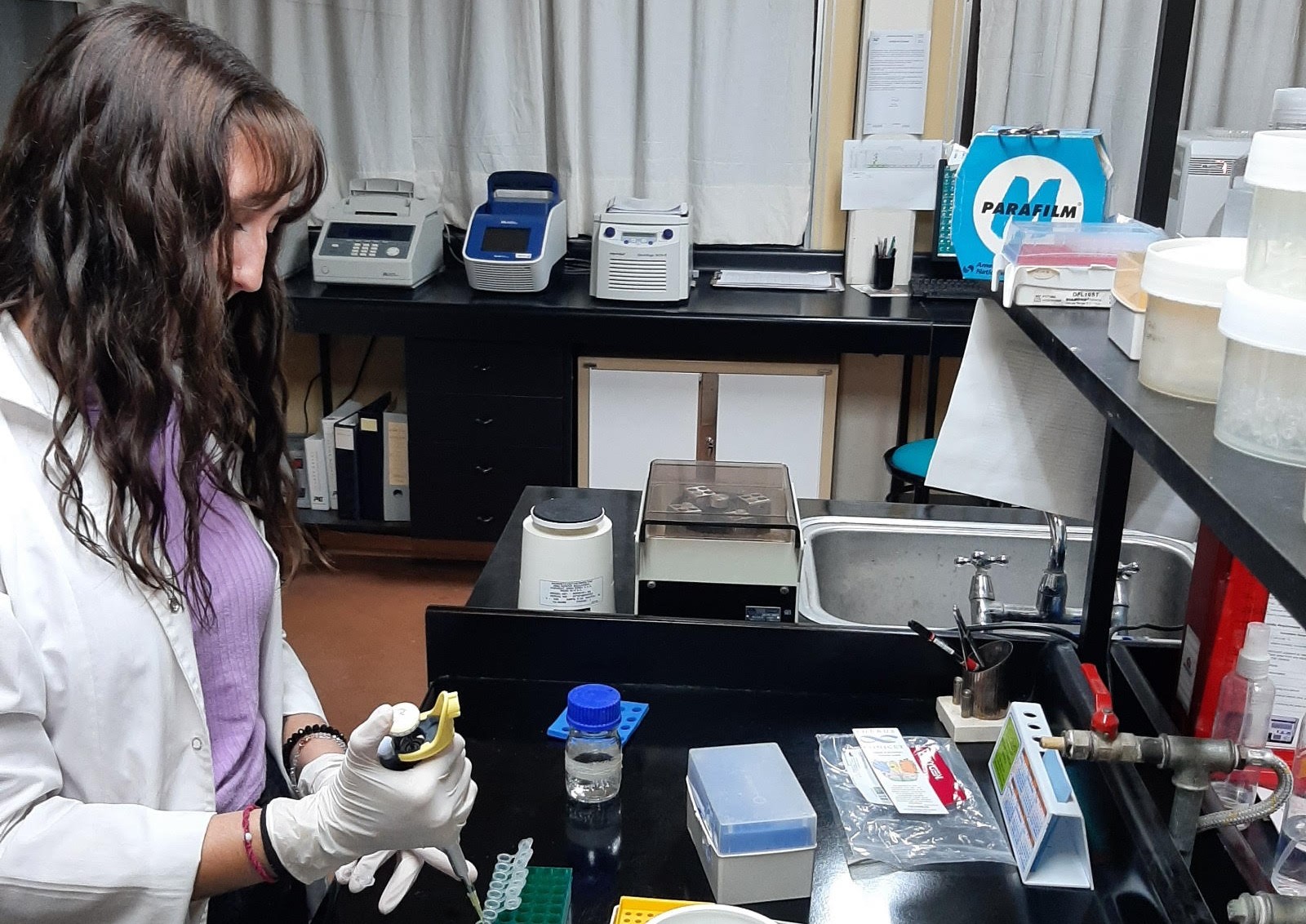 Chubut: El Gobierno sigue apoyando el desarrollo científico y tecnológico y una nueva licenciada aportó conocimiento clave sobre especie invasora