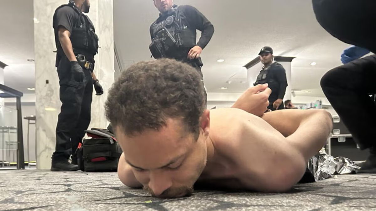 Quién es el hombre que inició el tiroteo en la cena de periodistas a la que asistió Donald Trump