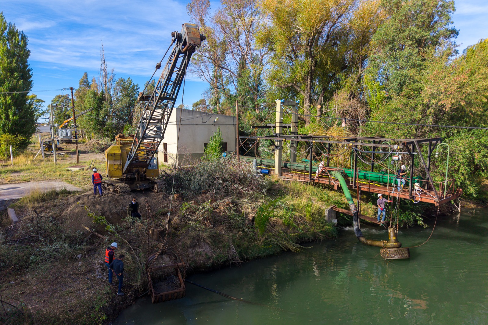 Rawson: Avanza el dragado y mantenimiento en la Planta Potabilizadora