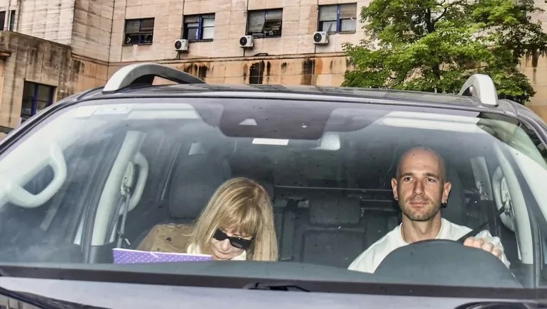 El hijo de una de las jubiladas declaró que Adorni le debe otros u$s 65.000 por las obras en el departamento