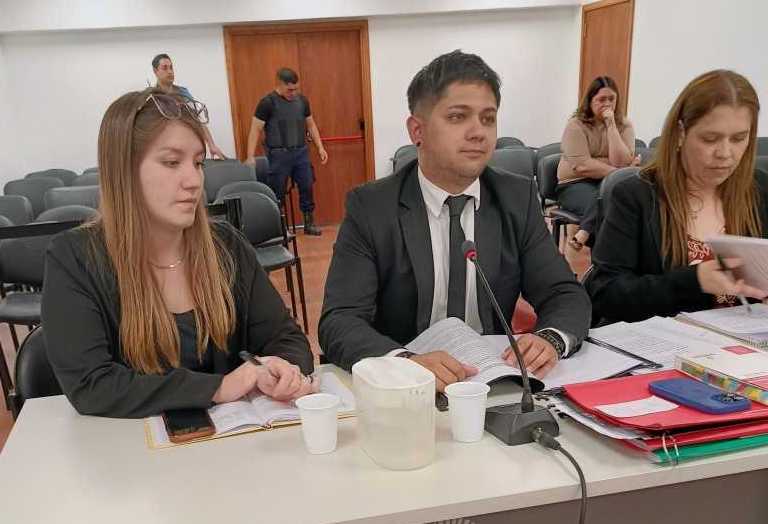 Juicio oral y público contra un joven acusado por tenencia ilegal de un arma de fuego