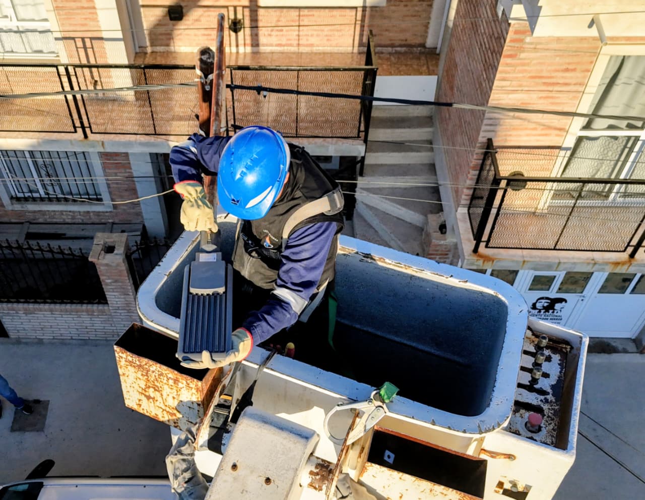 Madryn: Avanza el plan de modernización del alumbrado con la instalación de nuevas luminarias LED en toda la ciudad