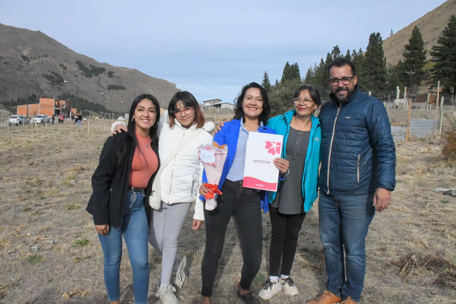 Taccetta entregó lotes a 23 familias en Valle Chico y avanzan en nuevos proyectos de viviendas
