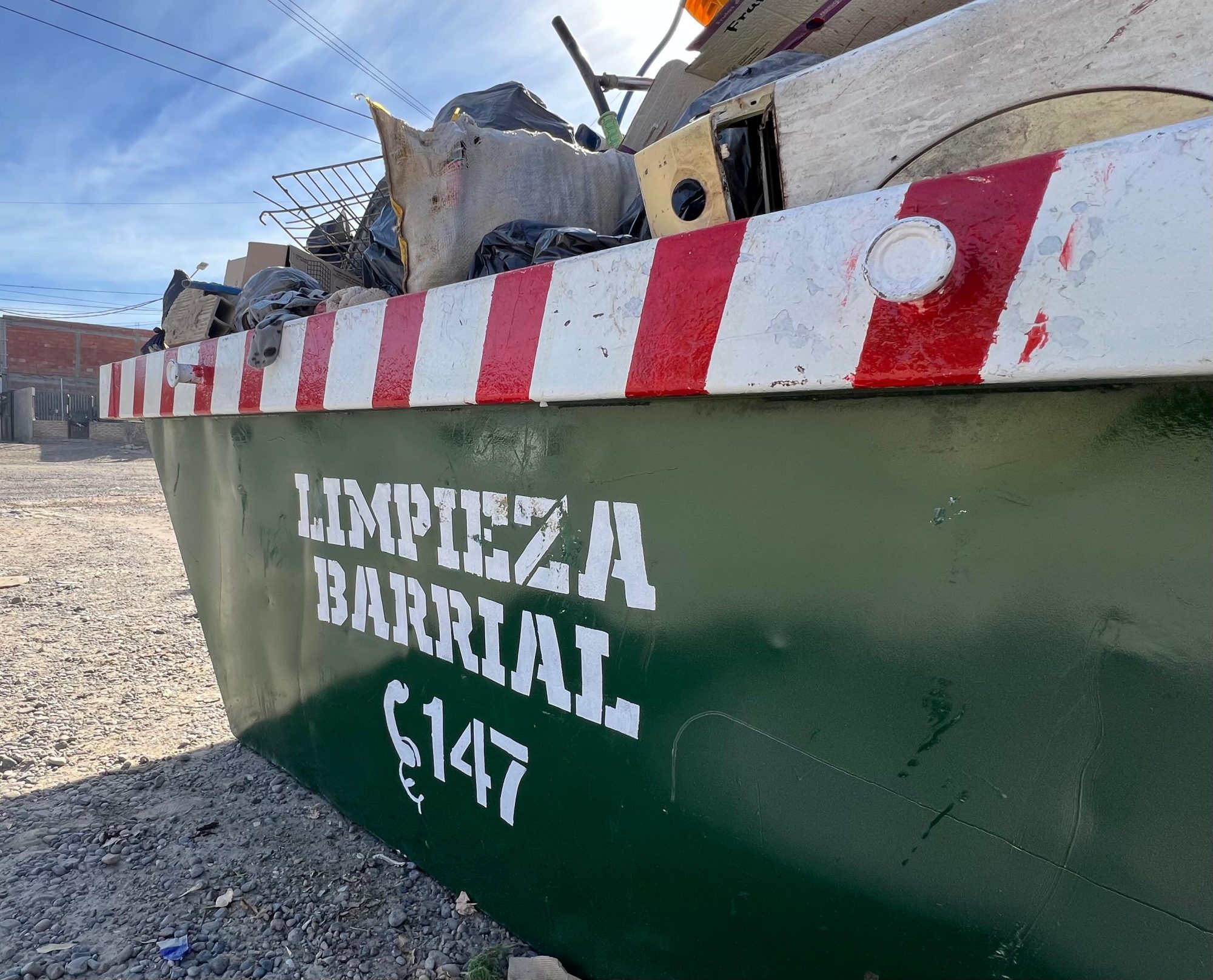 Madryn: La campaña de limpieza llega a los barrios Agustín Pujol y Santa María del Mar