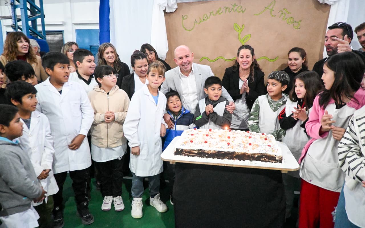 Sastre: “Celebrar los 40 años de la Escuela Municipal Nº 1 es reconocer una historia con esfuerzo, compromiso y vocación educativa”