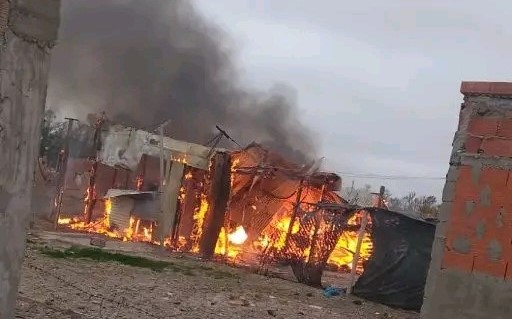 Trelew: Una familia perdió todo tras el incendio de su casa en barrio Moreira