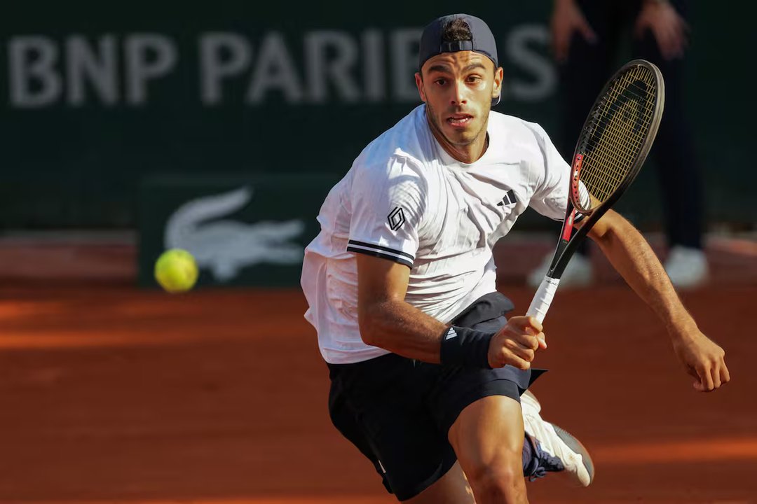 Cerúndolo le ganó un duro partido a Van de Zandschulp y se metió en la segunda ronda de Roland Garros