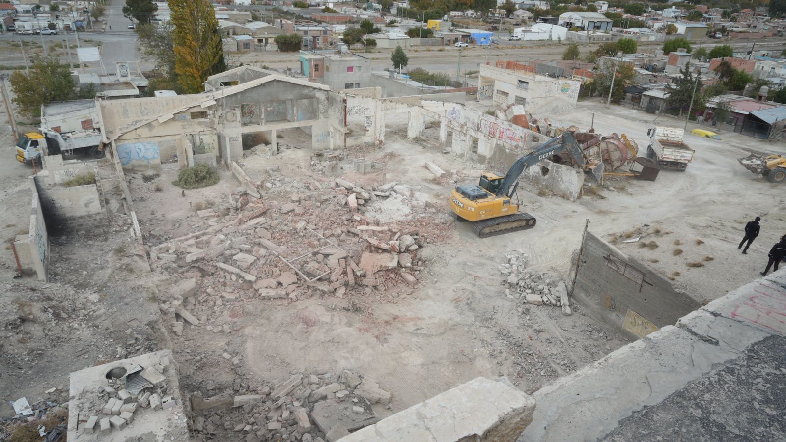 Fin a un histórico foco de inseguridad: Provincia inició la demolición de la calera de Trelew