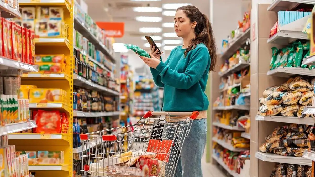 El consumo masivo no repunta y en el primer cuatrimestre acumuló una caída del 3,3%